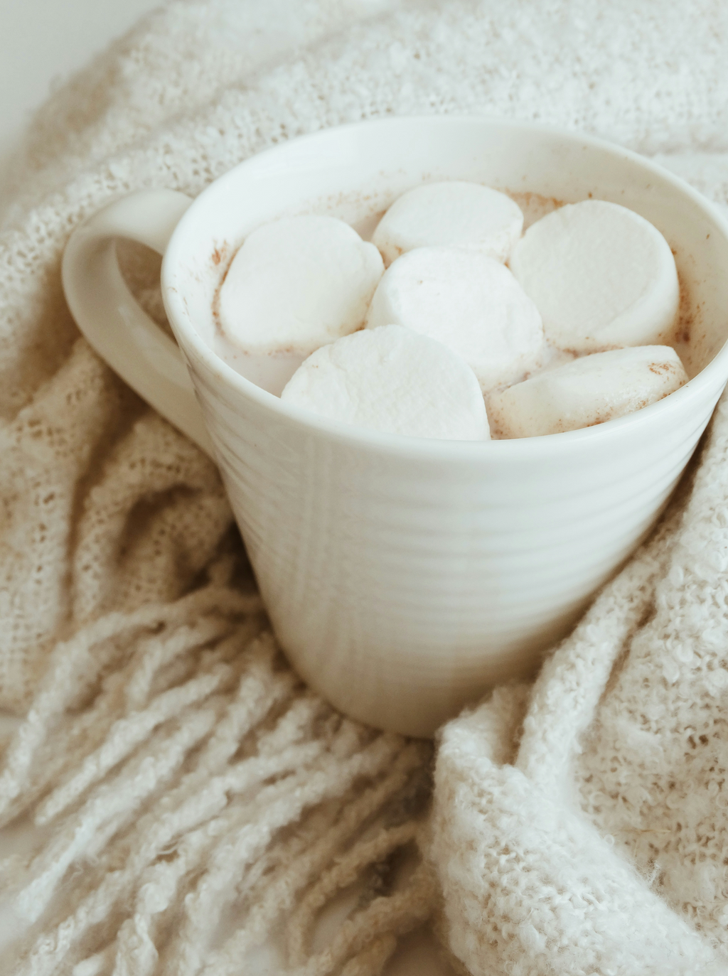 Cozy Marshmallow Skies 12 oz scented candle